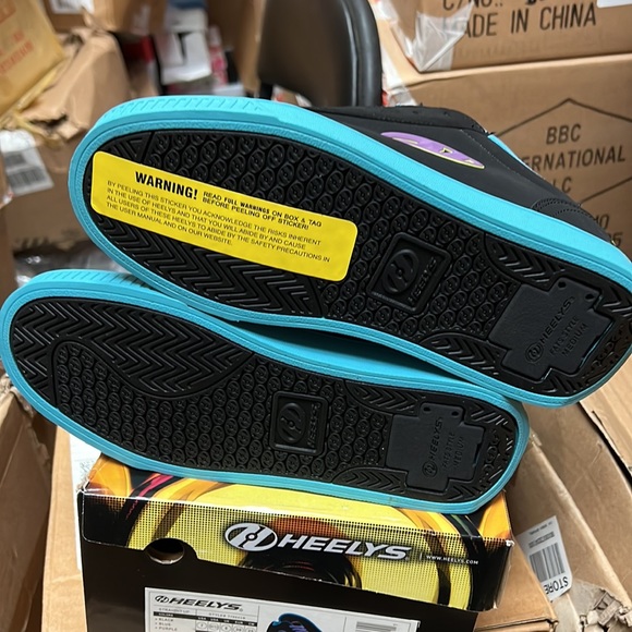 Heelys Straight up black blue purple shoes wheels US women’s size 8 kids 7 uk 6 - Picture 3 of 6